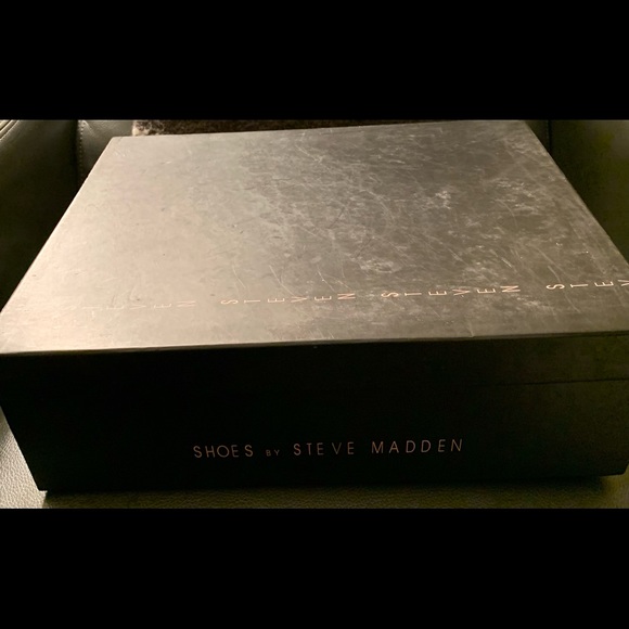 STEVE MADDEN approx 4” booties. NWNT. Size 6. Fiona’s Taupe is the color. - Picture 4 of 10